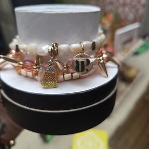 Chic Gold and White Beaded Bracelet